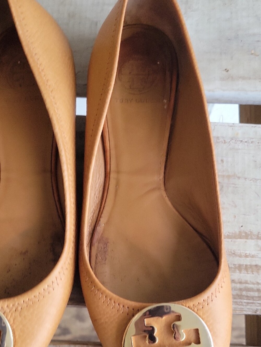 Tory Burch Camel Leather Ballet Flats with Gold Logo Medallion - Picture 5 of 6